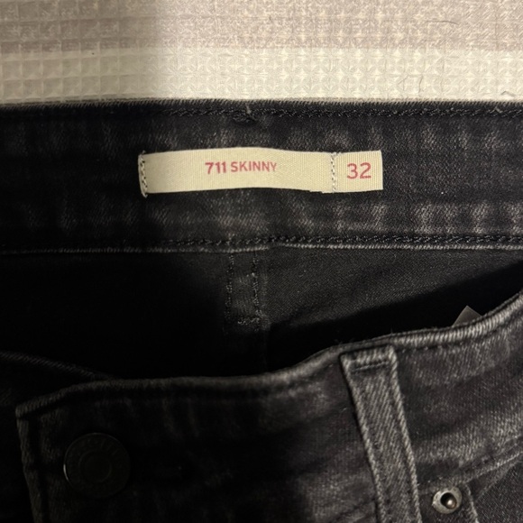 NWOT Levi’s 711 Skinny Women’s Black 32 Jeans - Picture 2 of 7